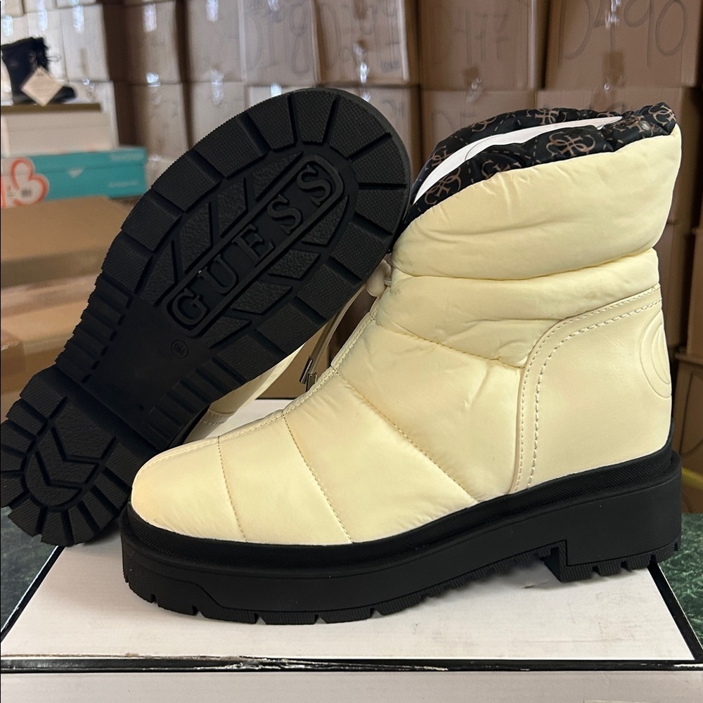 GUESS Leeda Padded Ankle Boot Ivory